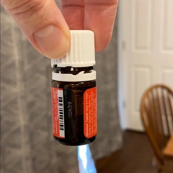 Young Living Roman Chamomile Essential Oil - Picture 2 of 3